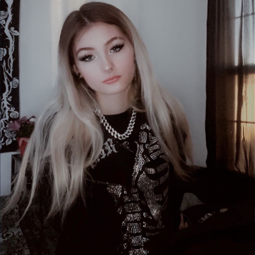 Meet your Posher, Jasmine